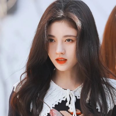 在此一群